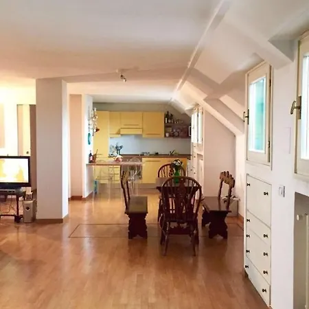 Apartment Bright Attic Luminosa Mansarda